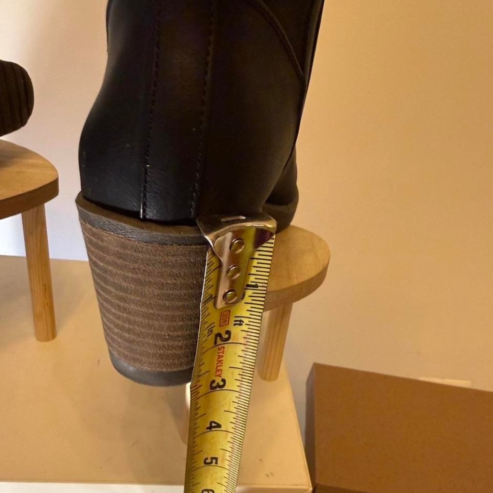 VIONIC WATER PROOF WOMENS BLACK WALKING BOOTS SIZE 9.5. SRP $160 - Picture 8 of 8